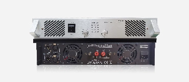 Amplificador digital profesional de doble canal (8Ω; 2x300W)