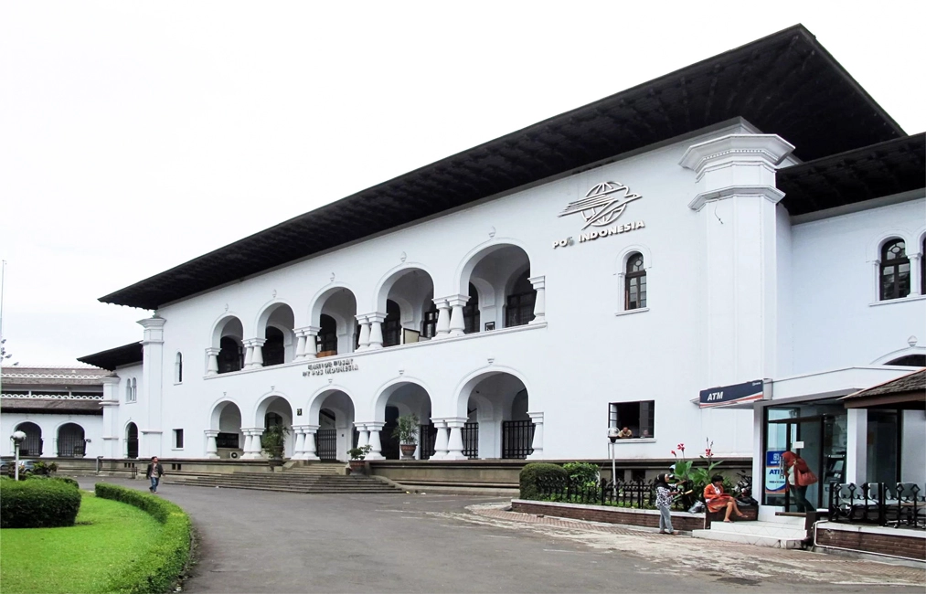 Sistema de conferencias sin papel para el Museo Pos Indonesia